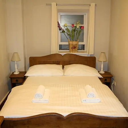 Varos Guest house 3*