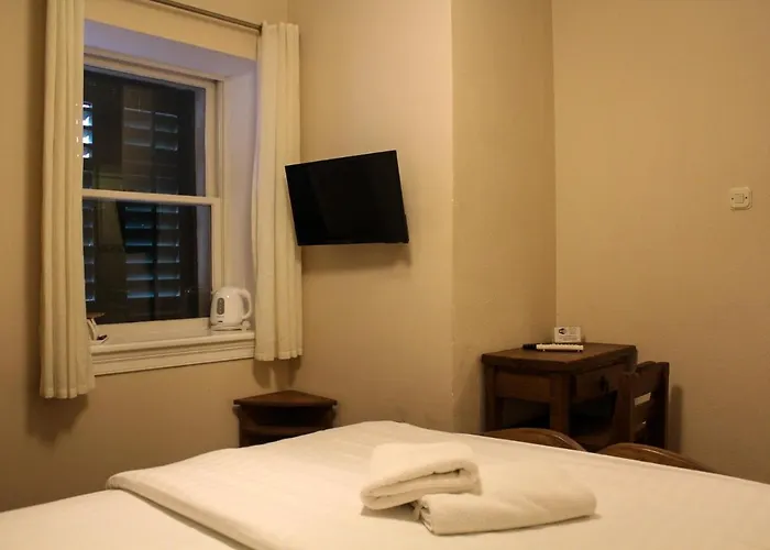 Varos Πανσιόν