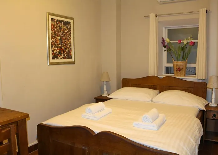 Πανσιόν Varos 3*